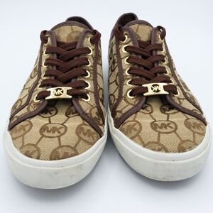 Micheal Kors Logo Shoes Size(8.5)